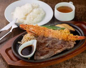 米沢牛ロースステーキと有頭エビフライ　ライス付き　3,000円